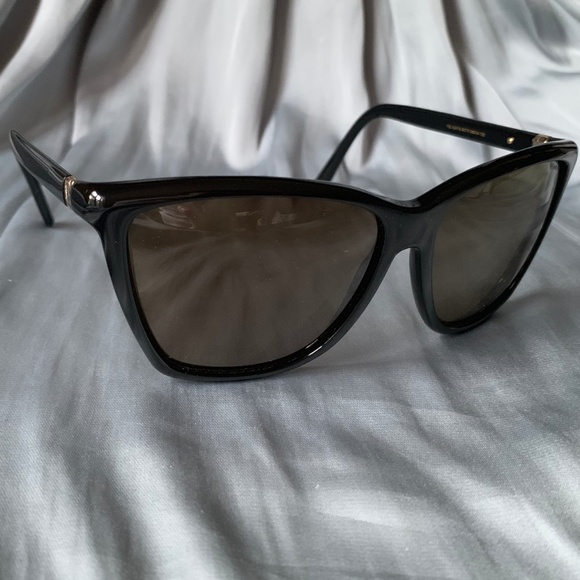 CHIC Yves Saint Laurent Black Sunglasses